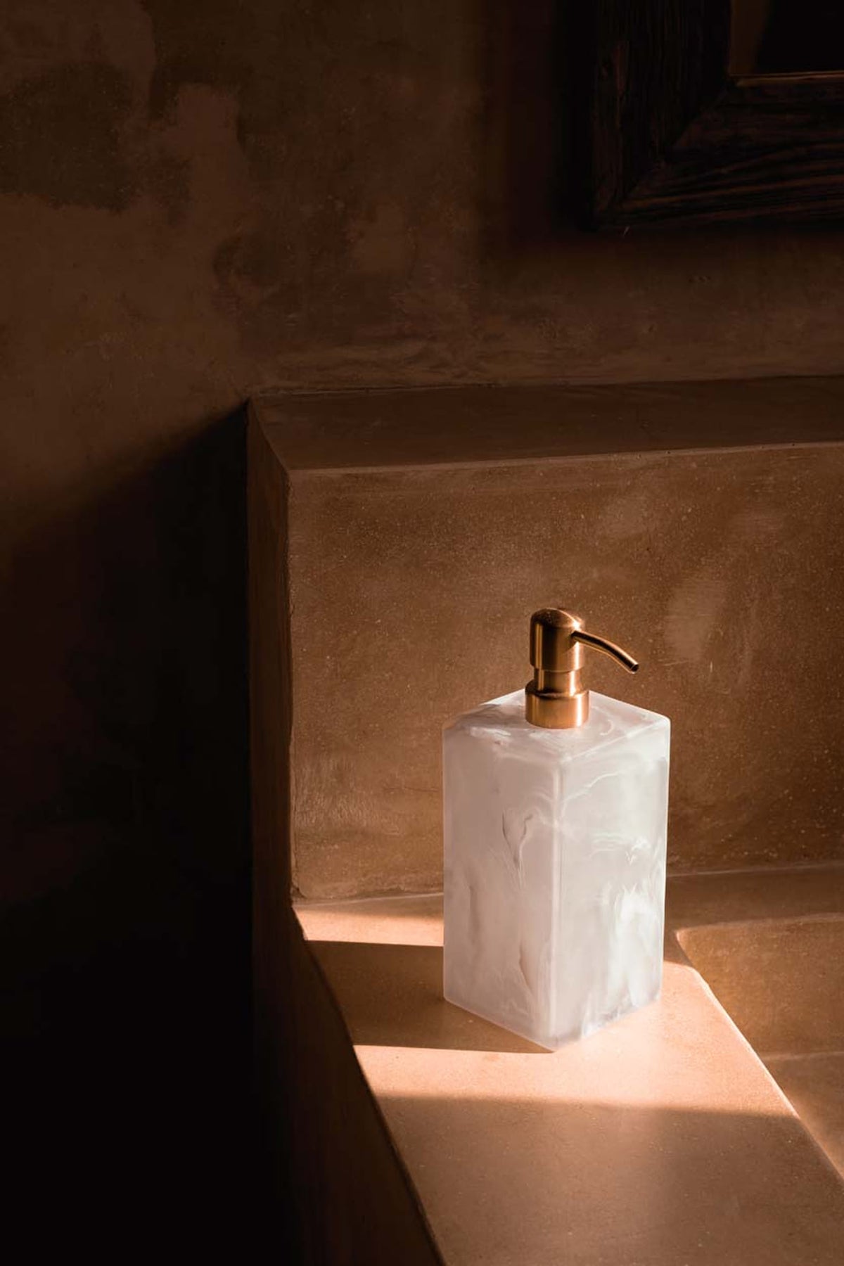 The Resin Soap Dispenser Pink, balta